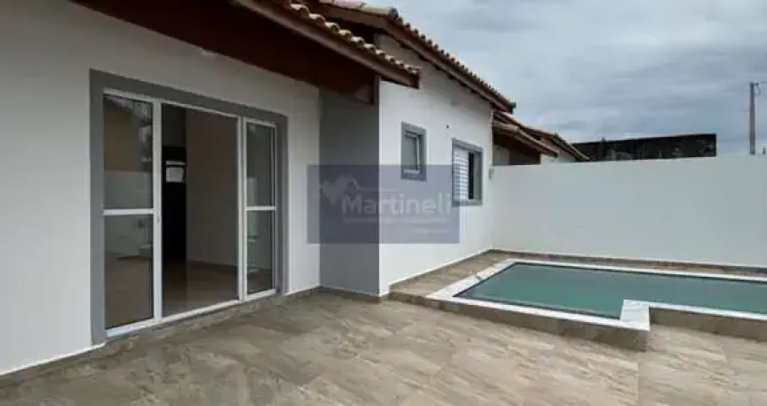 Oportunidade única: Casa à venda em Itanhaém-SP, no bairro Jamaica, com 2 quartos, 1 suíte, 1 sala, 2 banheiros, 3 vagas de garagem e 73,00 m² de área.