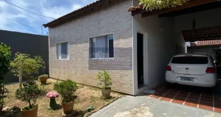 Casa à venda em Itanhaém-SP, bairro São Fernando: 2 quartos, 1 sala, 2 banheiros, 2 vagas de garagem, 88,00 m² de área.