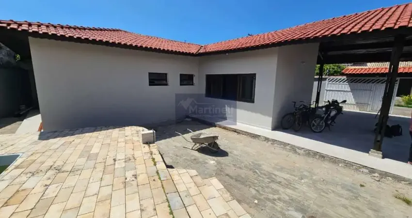 Imperdível Casa à Venda em Itanhaém-SP: 4 Quartos, 1 Suíte, 4 Vagas de Garagem e 200m² no Praia dos Sonhos!