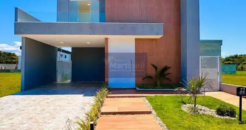 Casa de Luxo à Venda em Peruíbe-SP: 4 Quartos, 4 Suítes, 3 Salas, 4 Vagas e 245m² no Jardim Márcia