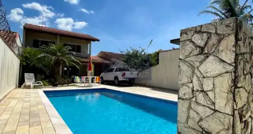 Imperdível! Casa à venda em Itanhaém-SP, bairro Grandesp: 2 quartos, 2 salas, 2 banheiros, 171m² de área.
