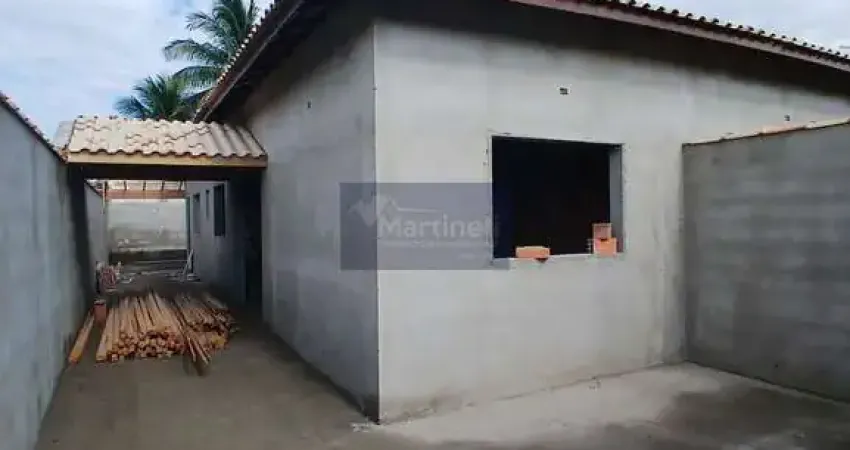Imperdível! Casa à venda em Itanhaém-SP, bairro Guacyra, com 2 quartos, 1 suíte, 1 sala, 3 banheiros, 3 vagas de garagem e 65m² de área.