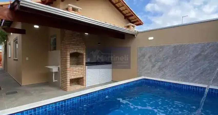 Oportunidade imperdível: Casa à venda em Itanhaém-SP, bairro Regina, com 2 quartos, 1 suíte, 1 sala, 1 banheiro, 2 vagas de garagem, 61,50m².