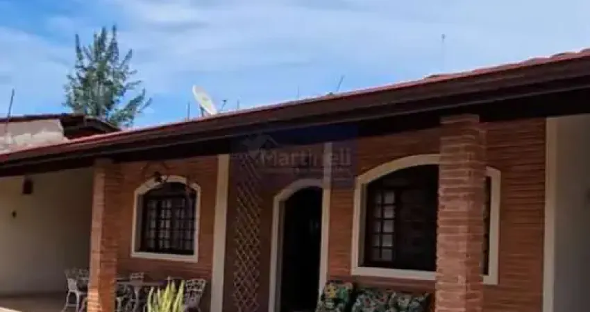 Imperdível casa à venda em Itanhaém-SP, São Fernando: 4 quartos, 2 suítes, 3 banheiros, 5 vagas de garagem, 320m² de área!