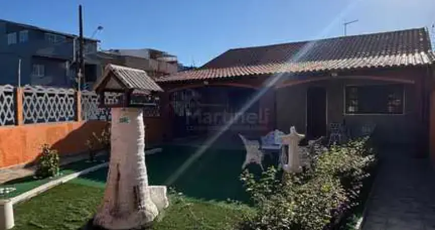 Imperdível Casa à Venda em Itanhaém-SP, Bairro Bopiranga: 4 Quartos, 2 Suítes, 2 Salas, 6 Vagas de Garagem, 190m²!