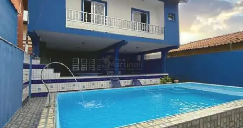 Imperdível casa à venda em Itanhaém-SP, no bairro Cibratel: 5 quartos, 3 suítes, 2 salas, 6 vagas de garagem!