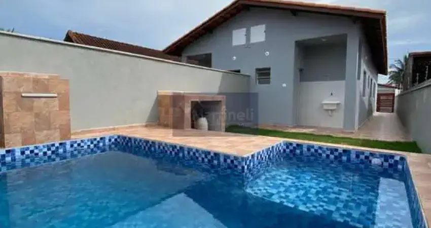 Casa à venda em itanhaém-sp, no jardim regina: 2 quartos, 2 banheiros, 2 vagas de garagem, 55m² de área.