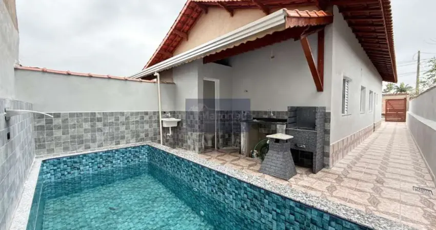 Imperdível: casa à venda em mongaguá-sp, 2 quartos, 1 suíte, 2 banheiros e 2 vagas de garagem!