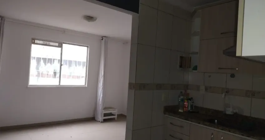 Apartamento térreo com cozinha planejada, localizado na entrada da cidade tiradentes!