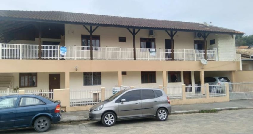 Ótimo imóvel contendo 4 apartamentos no Passo Manso