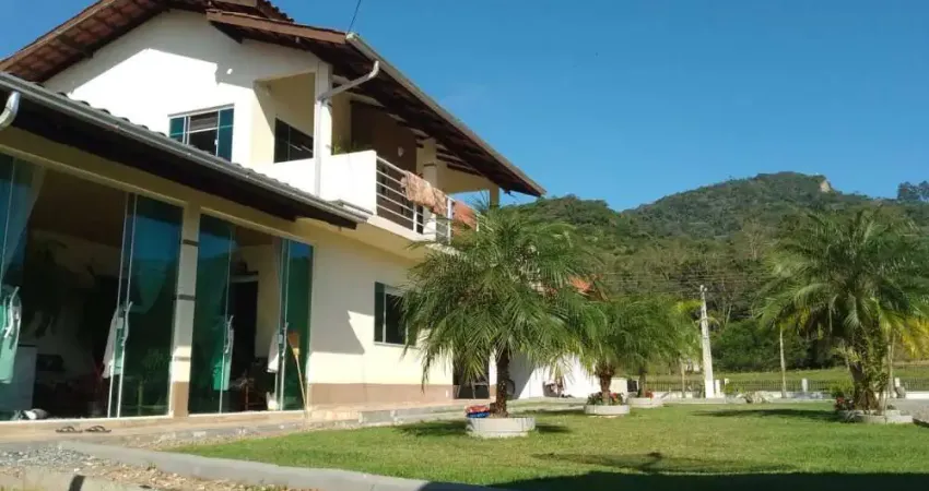 CHÁCARA COM 2 CASAS + 2 SALAS COMERCIAIS - NAVEGANTES