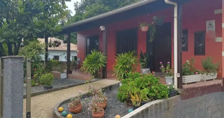 Excelente Residência 2 Pisos - 5 Dormitórios - Encano - Indaial