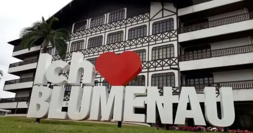 TERRENO DE ESQUINA COM 7.000M2 - FRENTE RUA PROF. JACOB INEICHEN