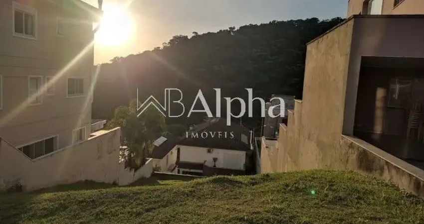 Terreno à venda no Condomínio Valville 1 em Santana de Parnaíba - SP