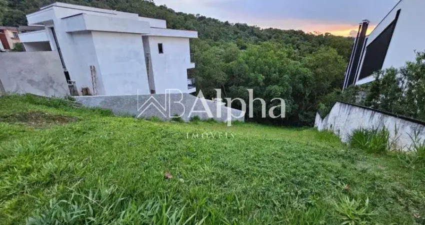 Terreno a venda no Condomínio Valville 1 em Alphaville - SP