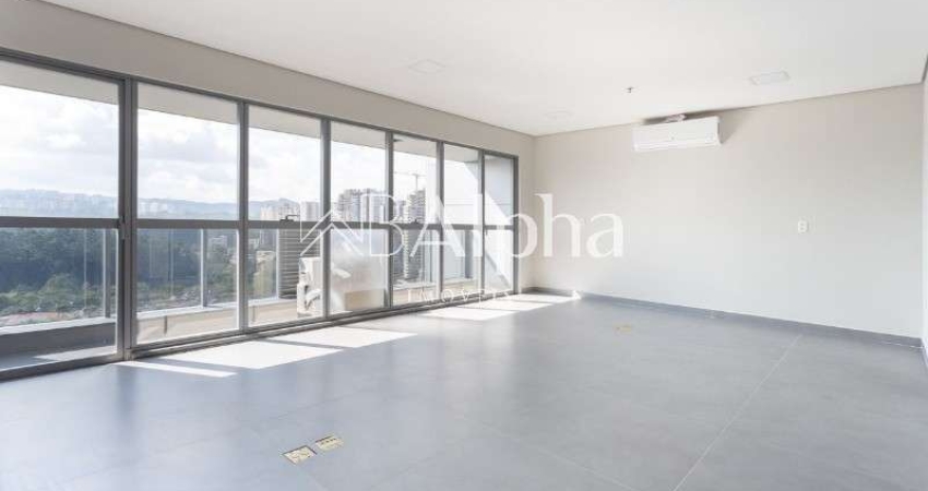 Sala comercial a venda no Edifício Monte Carlo em Alphaville - SP