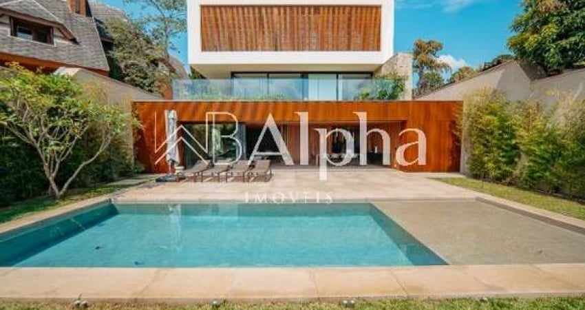 Casa a venda no Residencial Alphaville 0 em Barueri - SP