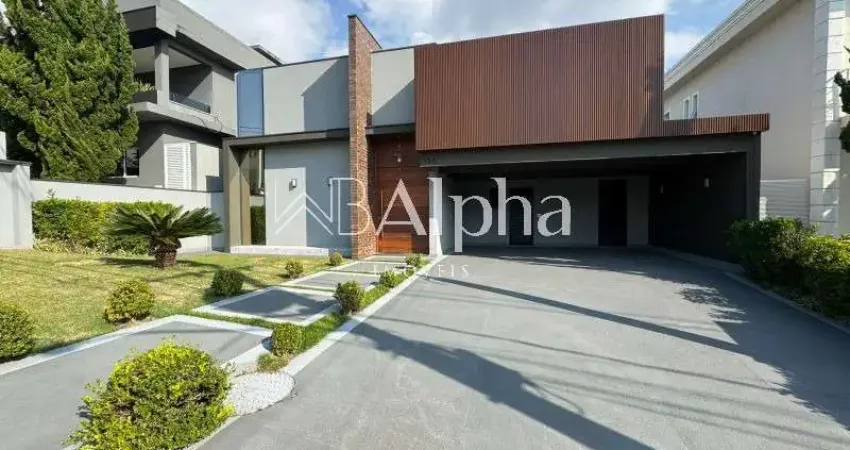 Casa a venda no Condomínio Campos do Conde em Santana de Parnaíba - SP
