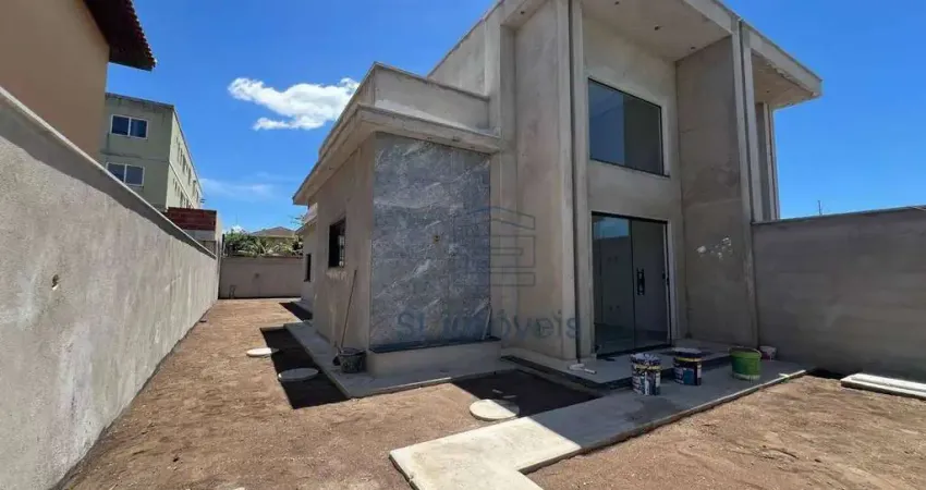 Casa com 3 quartos (1 suíte) e pé-direito duplo à venda na enseada das gaivotas, rio das ostras
