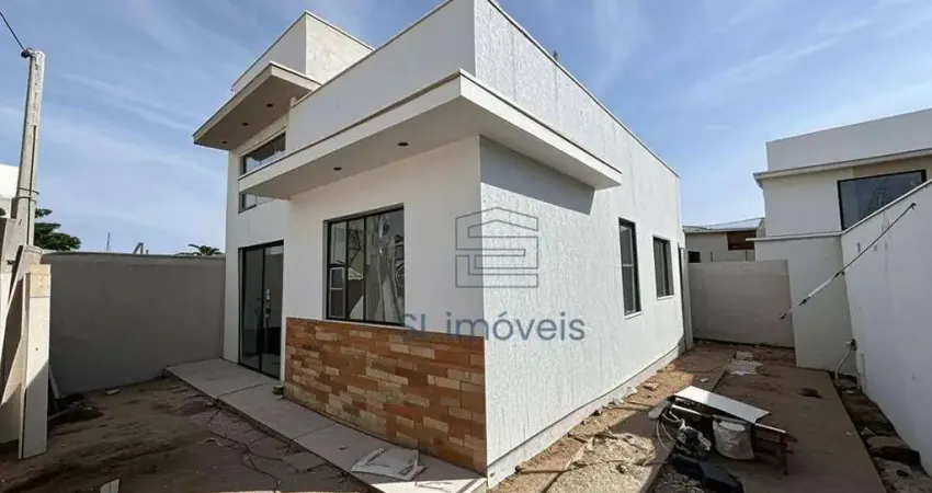 Casa linear com 2 quartos (1 suíte) e terraço à venda no village, rio das ostras