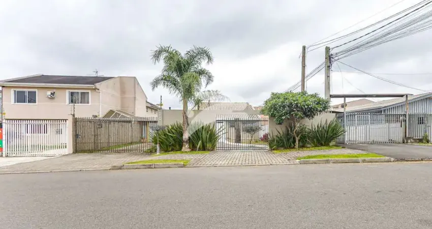 Casa com 3 quartos para alugar no Pinheirinho, Curitiba 