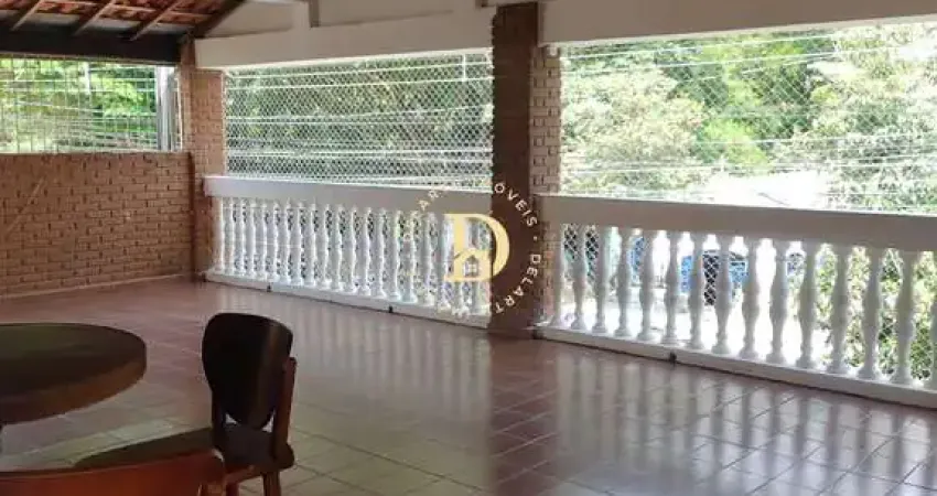 Casa - Bq. dos Eucaliptos -  3 dormitórios (1 suíte) - 394 M²
