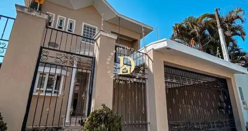 Sobrado - Jacareí - Bairro Villa Branca - 4 dormitórios (4 suítes)  239 m²
