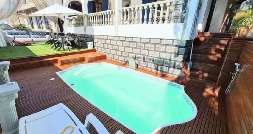 Excelente Casa de 4 quartos e 3 suítes no bairro  Itaguaçu - Florianópolis. - CA1073