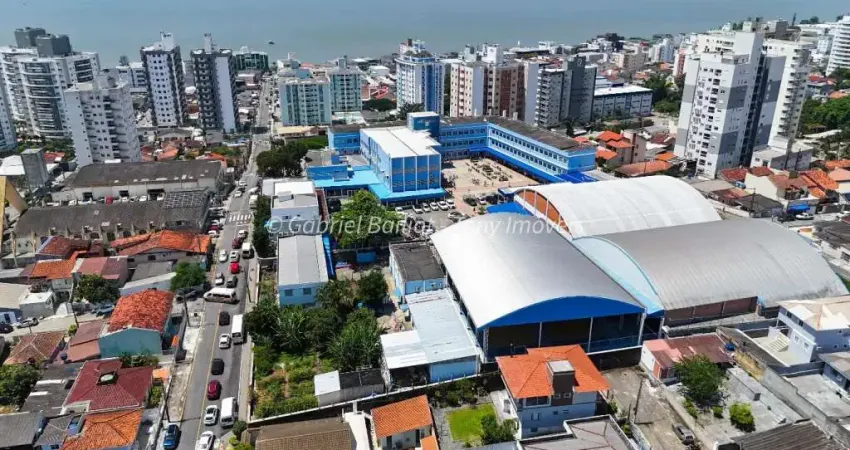 Casa com 4 quartos à venda na Servidão Tolentino Hoffmann, Barreiros, São José