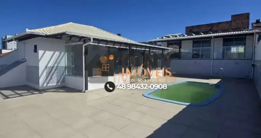 Casa com piscina de 3 dormitórios sendo 1 suíte localizada no bairro areias - são josé - sc. - ca1820