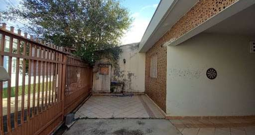 Casa 03 dormitórios com 01 suíte em Vila Santana  -  Sorocaba