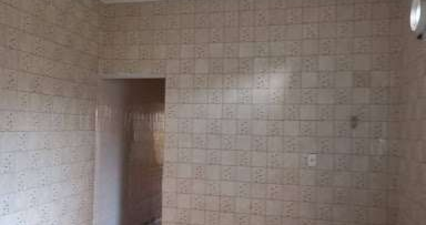 Casa 02 dorms. com edícula e salão comerciana Av. Gal. Carneiro em Sorocaba