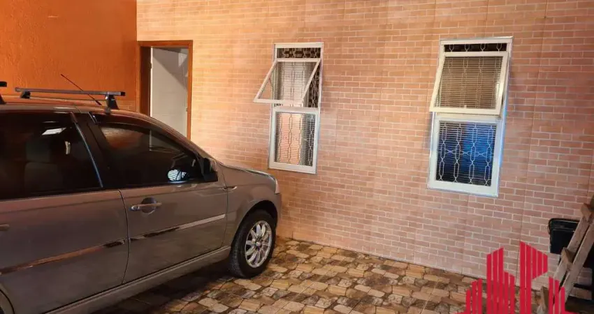 Casa 03 dormitórios com 01 suíte no Jardim Botucatu