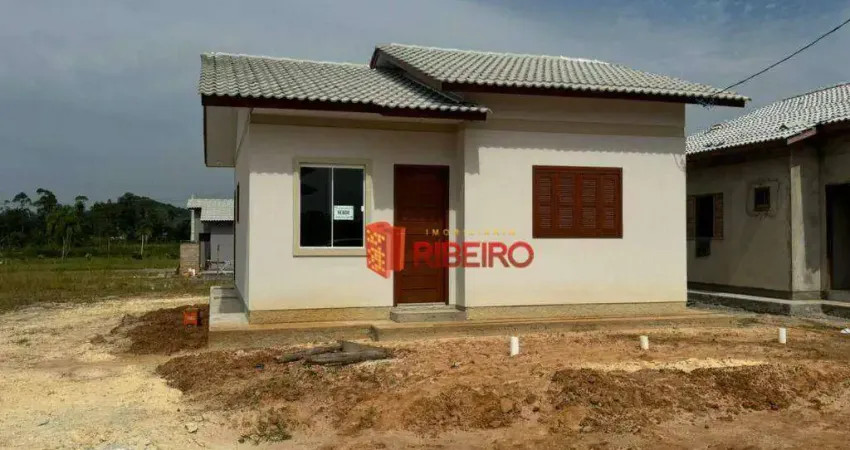 Casa com 2 dormitórios à venda, 55 m² por R$ 220.000,00 - Coloninha - Araranguá/SC