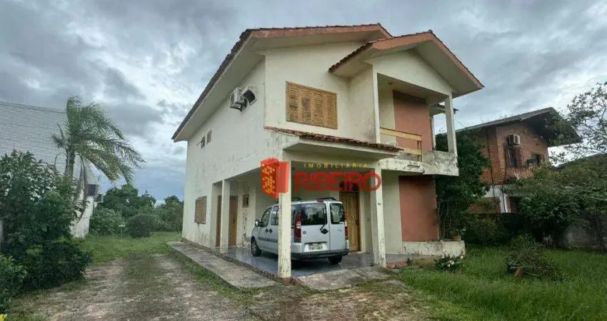 Casa com 3 dormitórios à venda, 220 m² por R$ 850.000 - Urussanguinha - Araranguá/SC