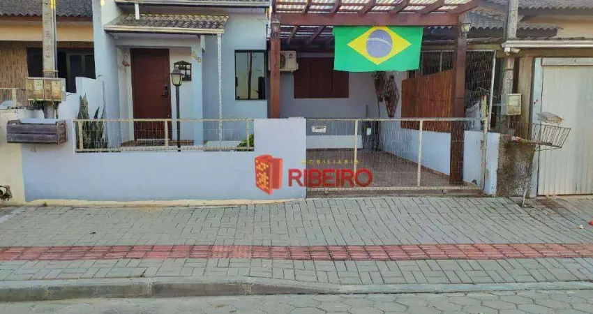 Casa com 2 dormitórios à venda, 55 m² por R$ 200.000,00 - Coloninha - Araranguá/SC
