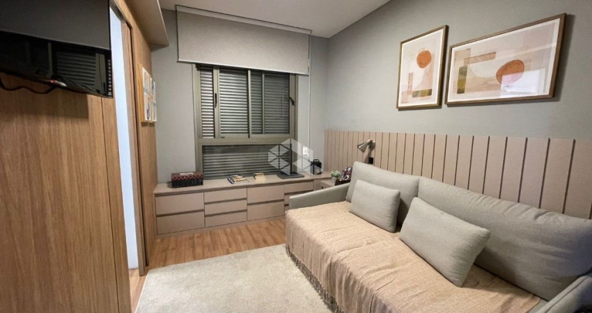 APARAMENTO COM 2 QUARTOS, AMBOS SUÍTES, 2 VAGAS DE GARAGEM NO BAIRRO CÓRREGO GRANDE EM FLORIANÓPOLIS/SC.