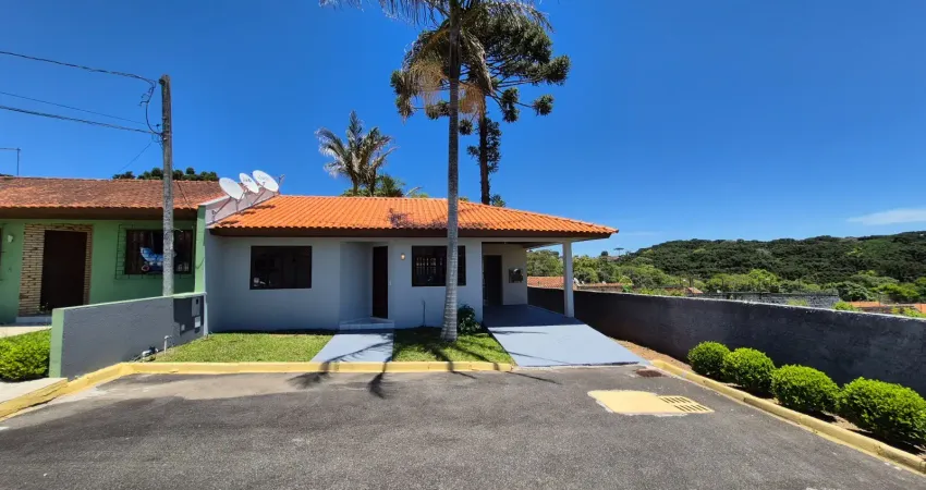Casa térrea em condomínio com amplo terreno , ótima oportunidade!