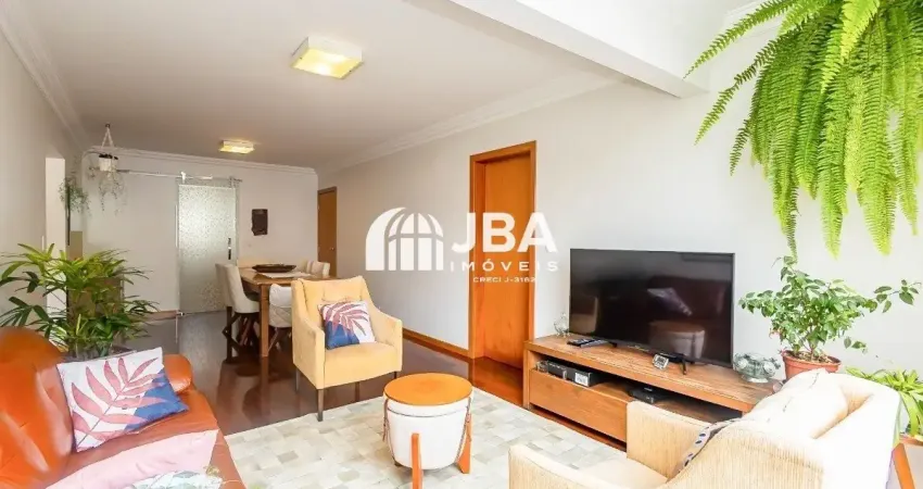 Apartamento todo reformado ao lado do MON e da Prefeitura, excelente localização no Alto da Glória