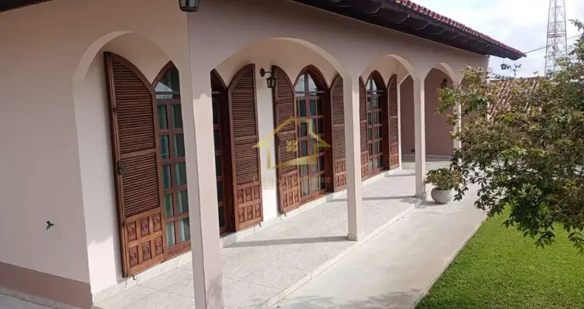 CASA DE ALTO PADRÃO PARA VENDA NO CENTRO DE QUATRO BARRAS