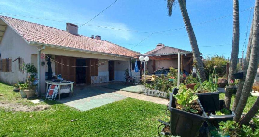 Casa 03 Dorm à venda no Bairro CAPÃO NOVO com 150 m² de área privativa - 2 vagas de garagem