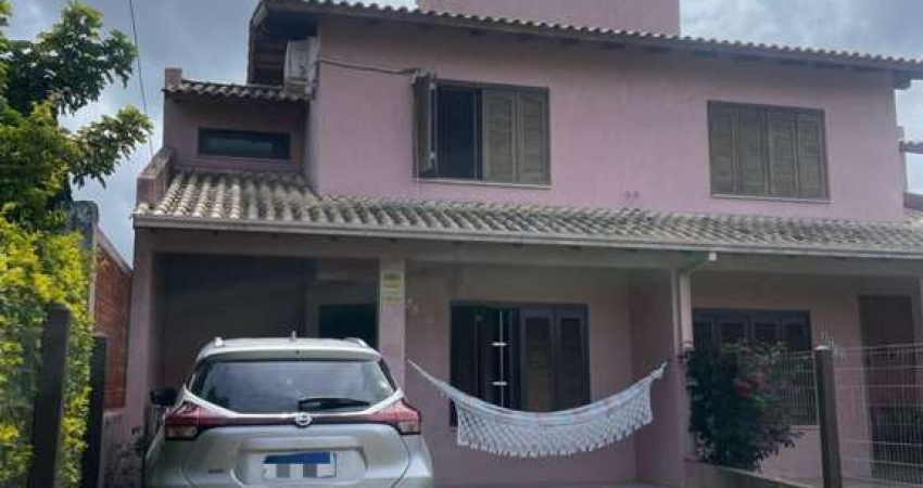 Casa 03 Dorm à venda no Bairro CAPÃO NOVO com 90 m² de área privativa - 2 vagas de garagem