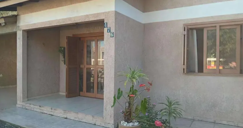 Casa 02 Dorm à venda no Bairro CAPÃO NOVO com 84 m² de área privativa - 2 vagas de garagem