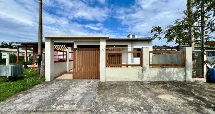 Casa 03 Dorm à venda no Bairro CAPÃO NOVO com 150 m² de área privativa - 1 vaga de garagem