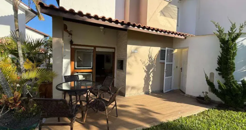 Sobrado 02 Dorm à venda no Bairro CAPÃO NOVO com 75 m² de área privativa - 2 vagas de garagem