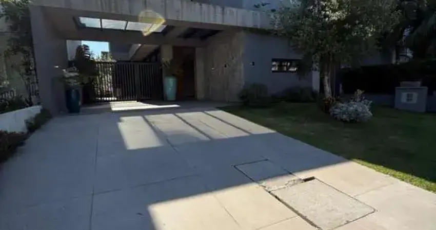 Casa 04 dorm à venda no bairro capão da canoa com 214 m² de área privativa