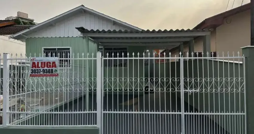 Casa com 3 quartos para alugar na Rua Alessandro Volta, 836, Industrial, Londrina