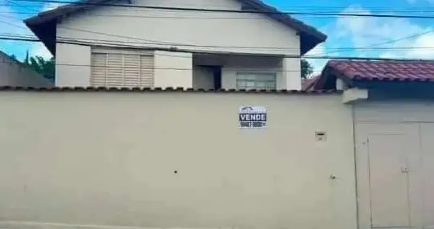 Casa térrea para venda com 2 dormitórios na Vila Suíssa em Mogi das Cruzes.