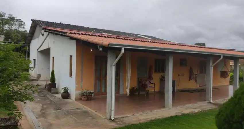 Sitio para venda com 36.752 m² e 5 dormitórios em Biritiba Mirim.