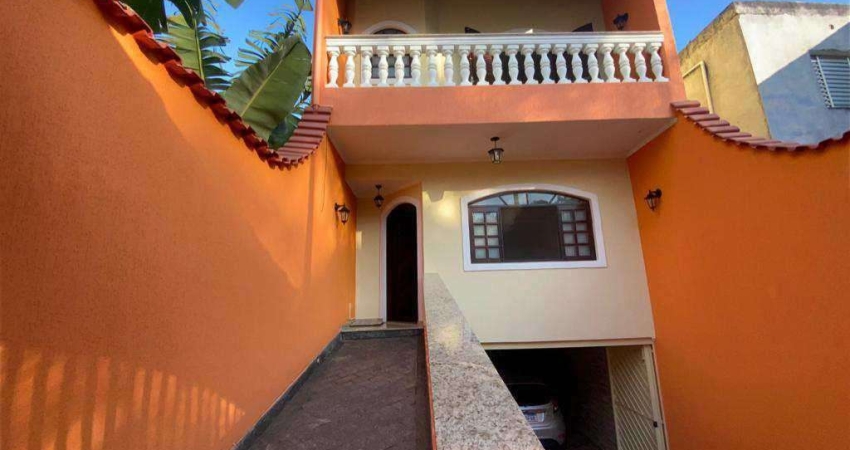 Sobrado para venda com 3 dormitórios no Jardim Maricá em Mogi das Cruzes.